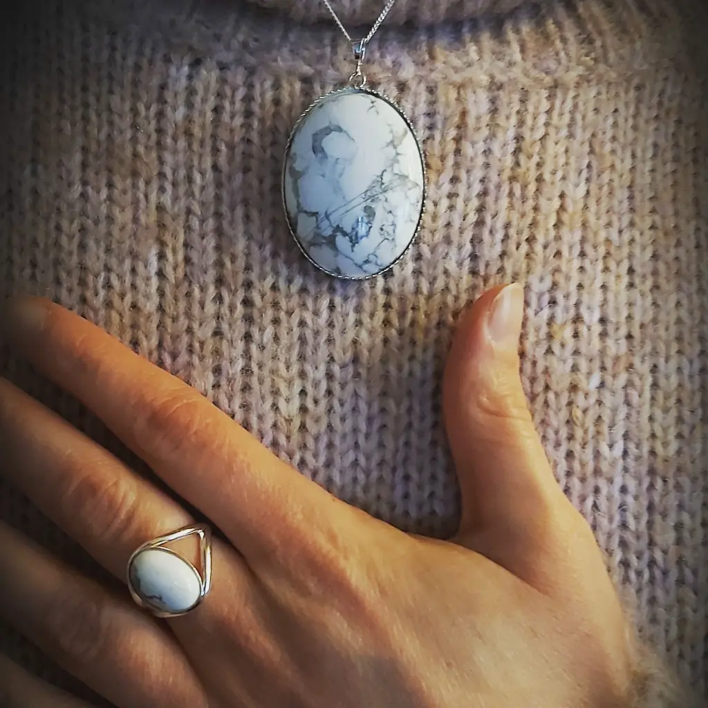 #EL.C.PC4030.35 Howlite (2.3).webp