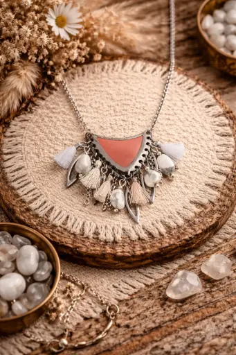 CBO02.Collier écusson et pampilles